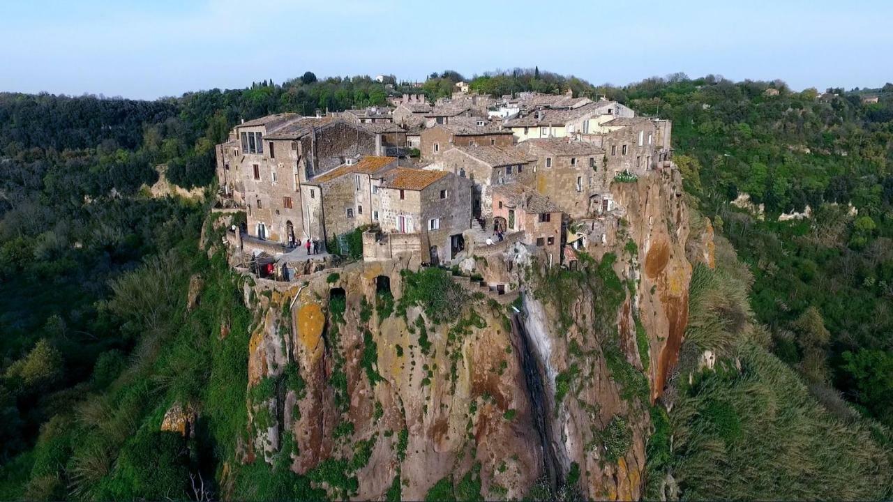 Suite d'Artista Calcata Esterno foto